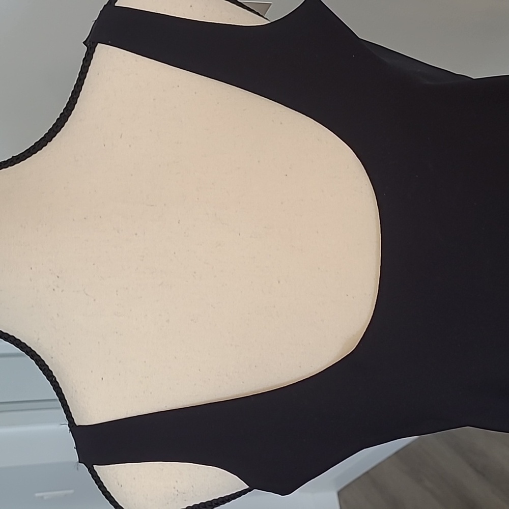 Organic Basics Size L Black Invisible Tank Top - Picture 3 of 5